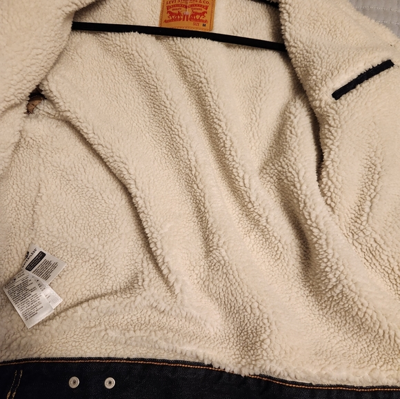 Levi sherpa trucker jacket (dark wash) - Picture 4 of 4